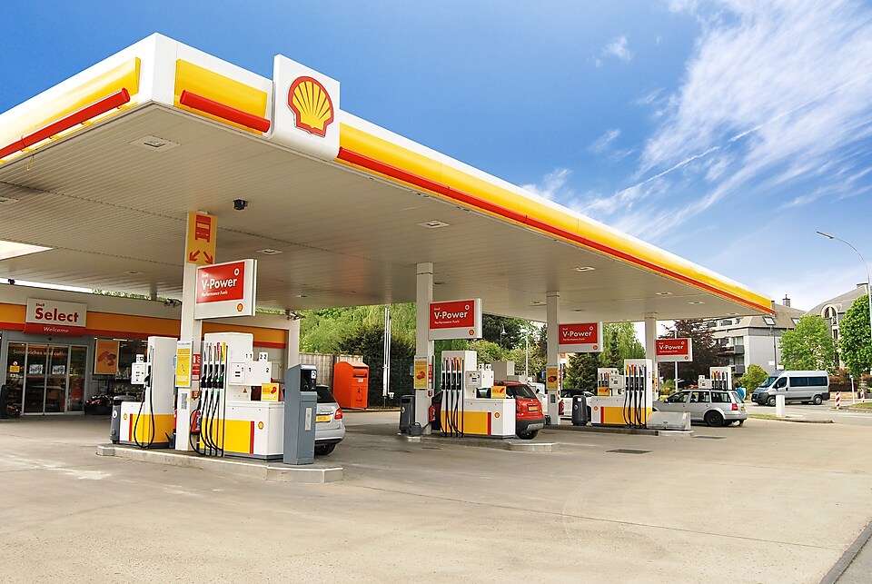 Shell station avec ciel blue